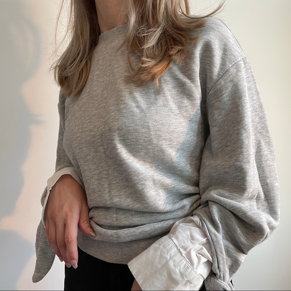 Sweatshirt with arms bow details